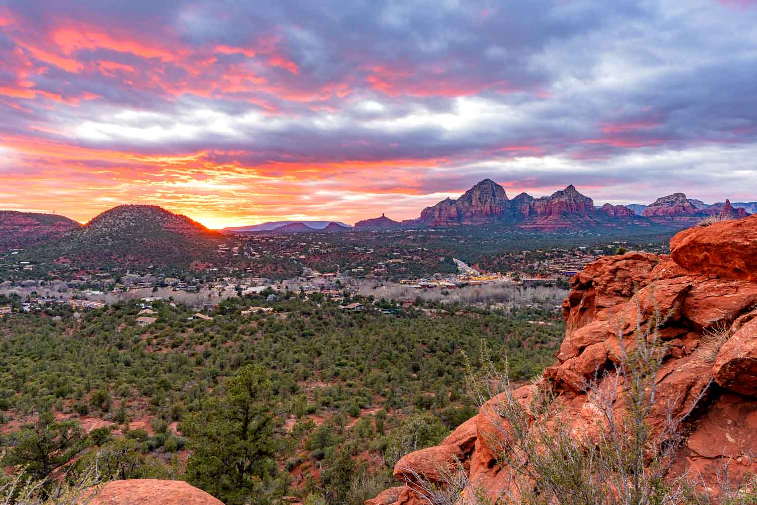 Fire on the Horizon Best views near downtown Sedona are near the Munds Wagon trailhead